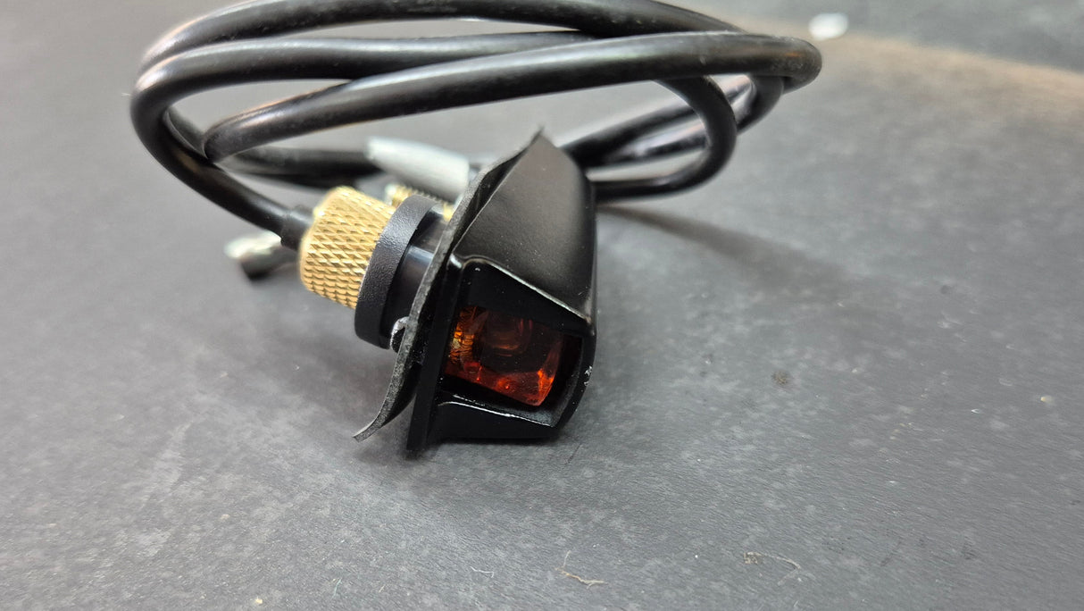 252-70 Mopar 1970-71 E-Body Fender-Mounted Turn Signal Indicator